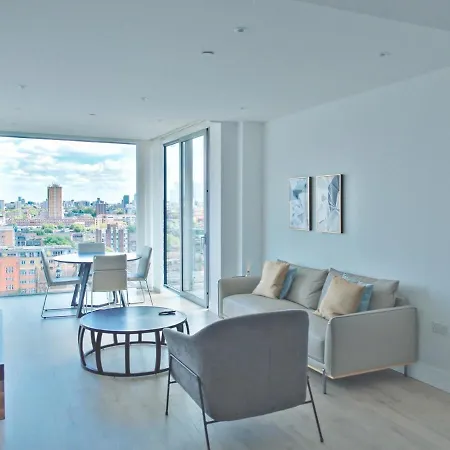Skyline 1Br City View Apartment Near Tower Bridge